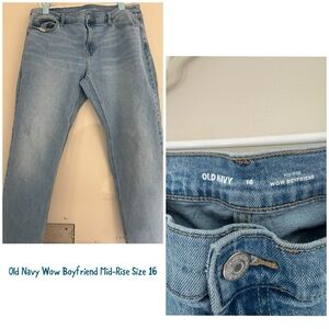 Old Navy Wow Boyfriend Mid-Rise Jeans